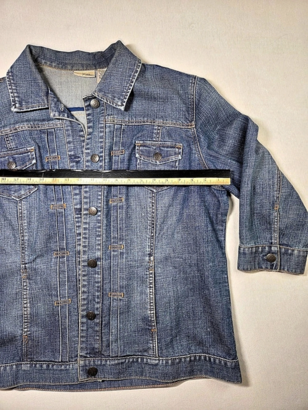Chico's Platinum Blue Denim Jacket L/XL Button Front Short Collared Pockets